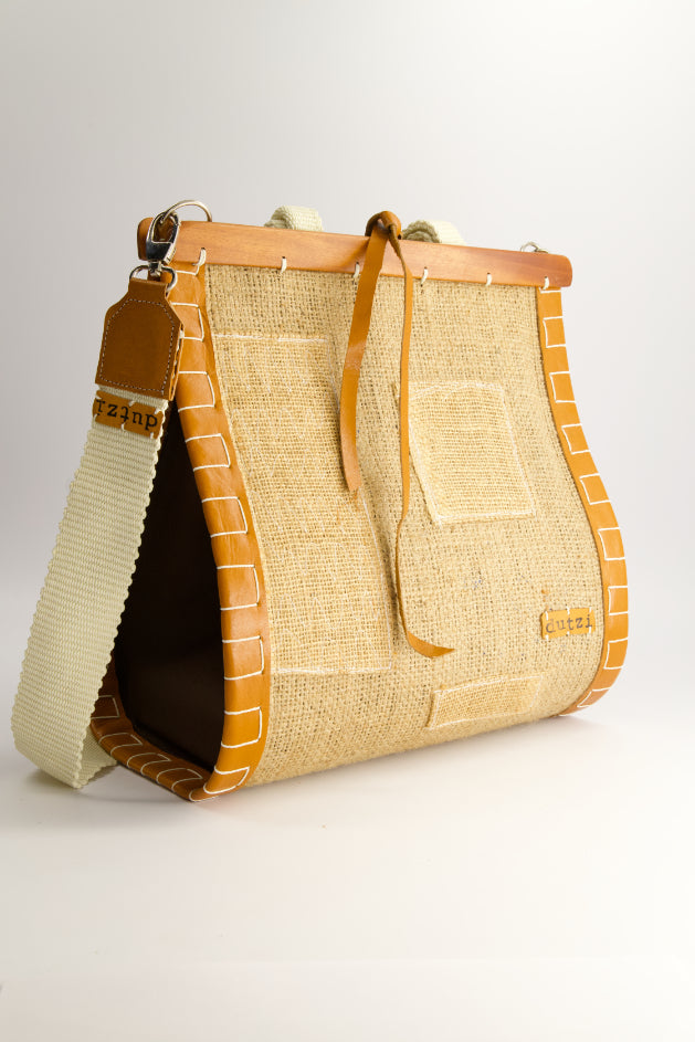 Dropshaped crossbody
