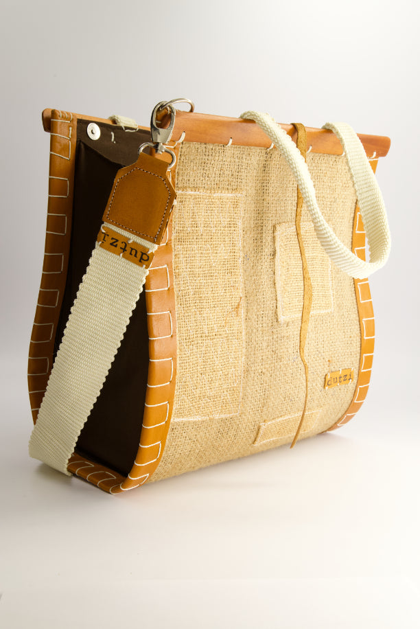 Dropshaped crossbody