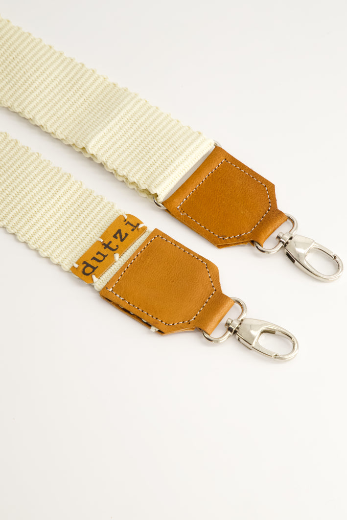 Dropshaped crossbody